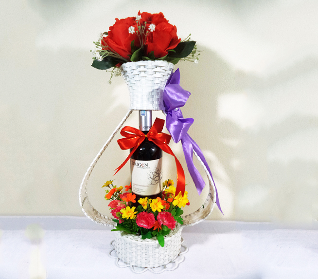 Giỏ hoa và rượu - Tình Yêu